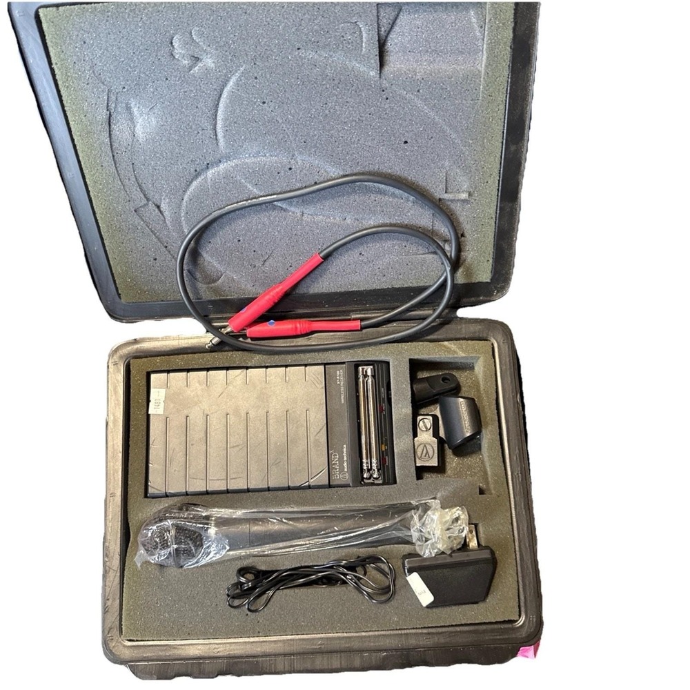 Brand X wireless Xw-T 100H microphone and receiver With Case Tested Works - Picture 2 of 5